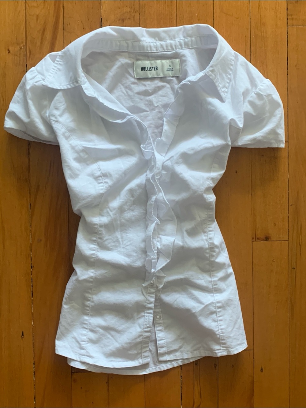 Hollister White Ruffle-Front Short Sleeve Button Blouse